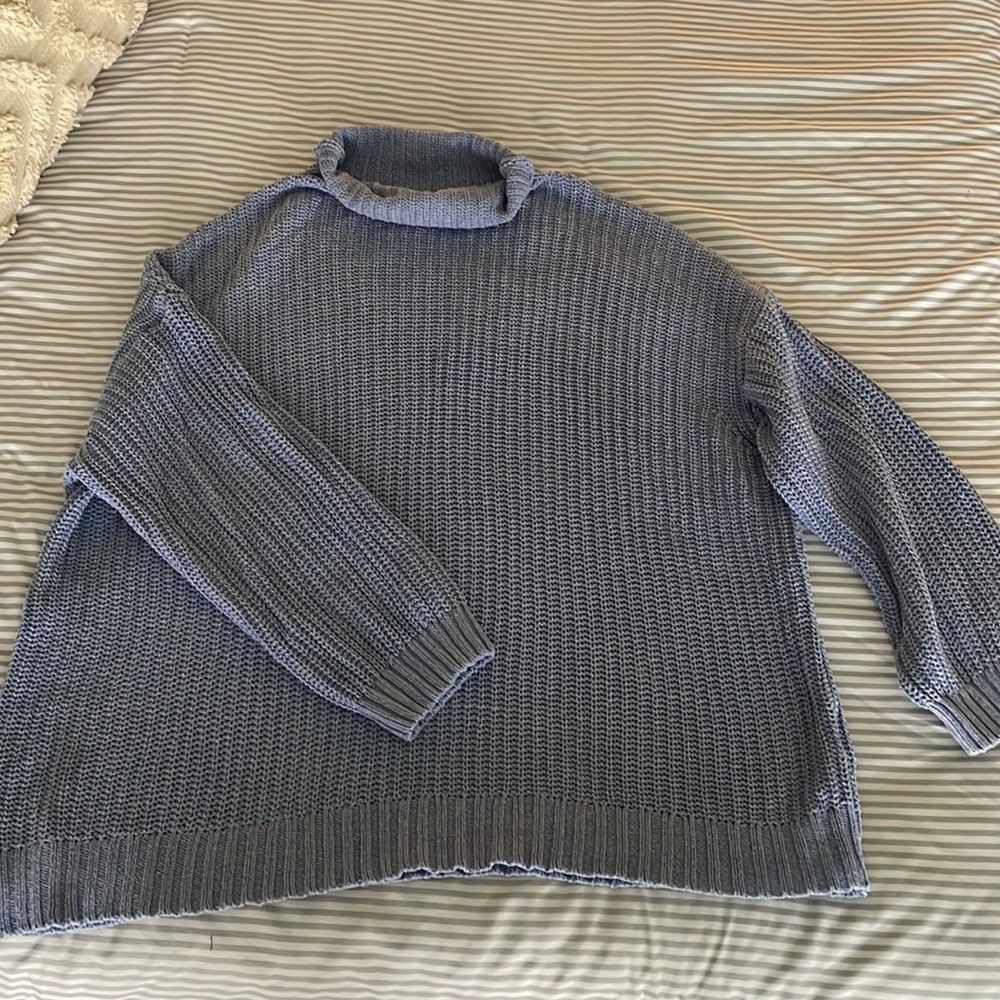 American Eagle Oversized lightweight sweater Medium Blue/Gry color
